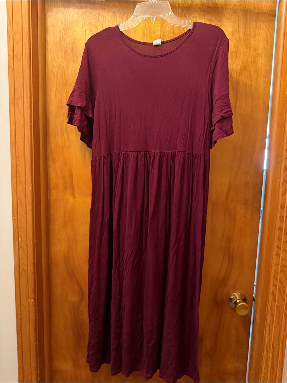 Women's Short Sleeve Midi Dress in Deep Wine